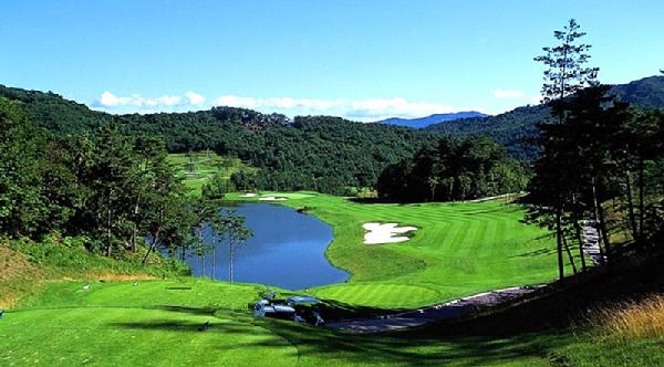 凤凰公园高尔夫俱乐部 - 全国335座高尔夫球场实时预订-高球爱好者一站式订场平台
