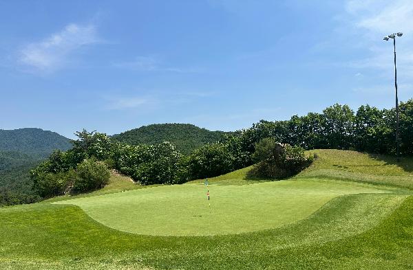 贝拉斯通乡村俱乐部 - 阳江保利银滩高尔夫套票-海滨高尔夫旅游1球1晚套餐