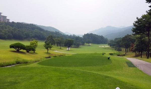 橡树谷乡村俱乐部 - 全国335座高尔夫球场实时预订-高球爱好者一站式订场平台