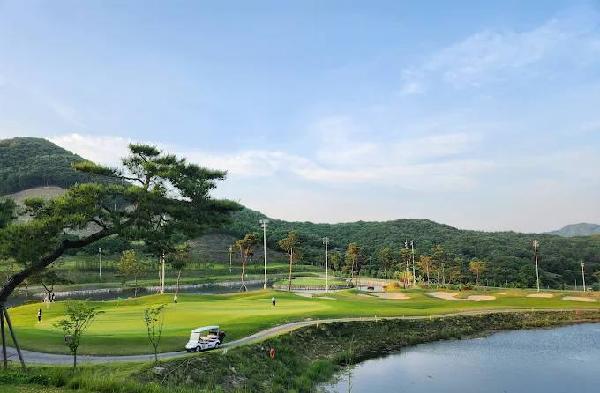 全天高尔夫度假村 - 阳江保利银滩高尔夫套票-海滨高尔夫旅游1球1晚套餐