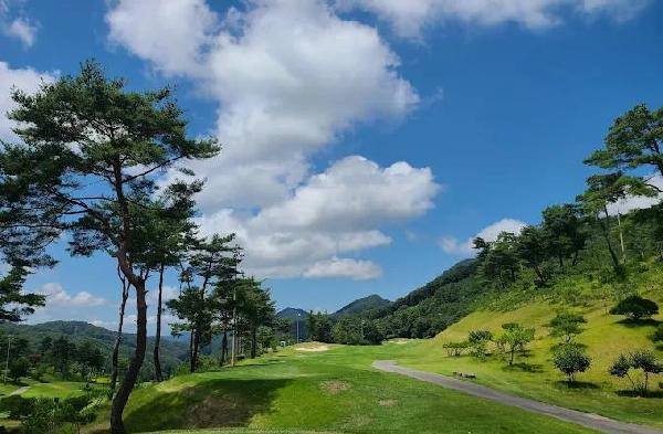 灯塔山高尔夫俱乐部 - 全国335座高尔夫球场实时预订-高球爱好者一站式订场平台