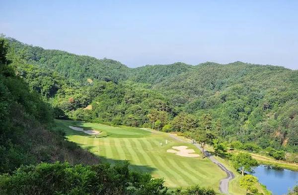 南春川乡村俱乐部 - 阳江保利银滩高尔夫套票-海滨高尔夫旅游1球1晚套餐