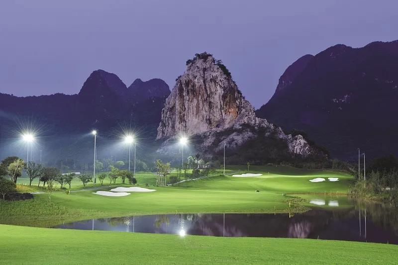 桂林山水高尔夫球会 - 全国335座高尔夫球场实时预订-高球爱好者一站式订场平台