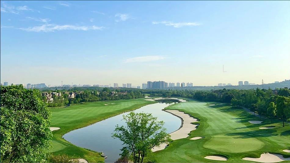 成都保利高尔夫球会 - 高尔夫1球1晚特惠套票-星际高球联盟精选旅游套餐