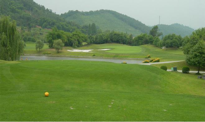 成都青城山高尔夫球会 - 全国335座高尔夫球场实时预订-高球爱好者一站式订场平台