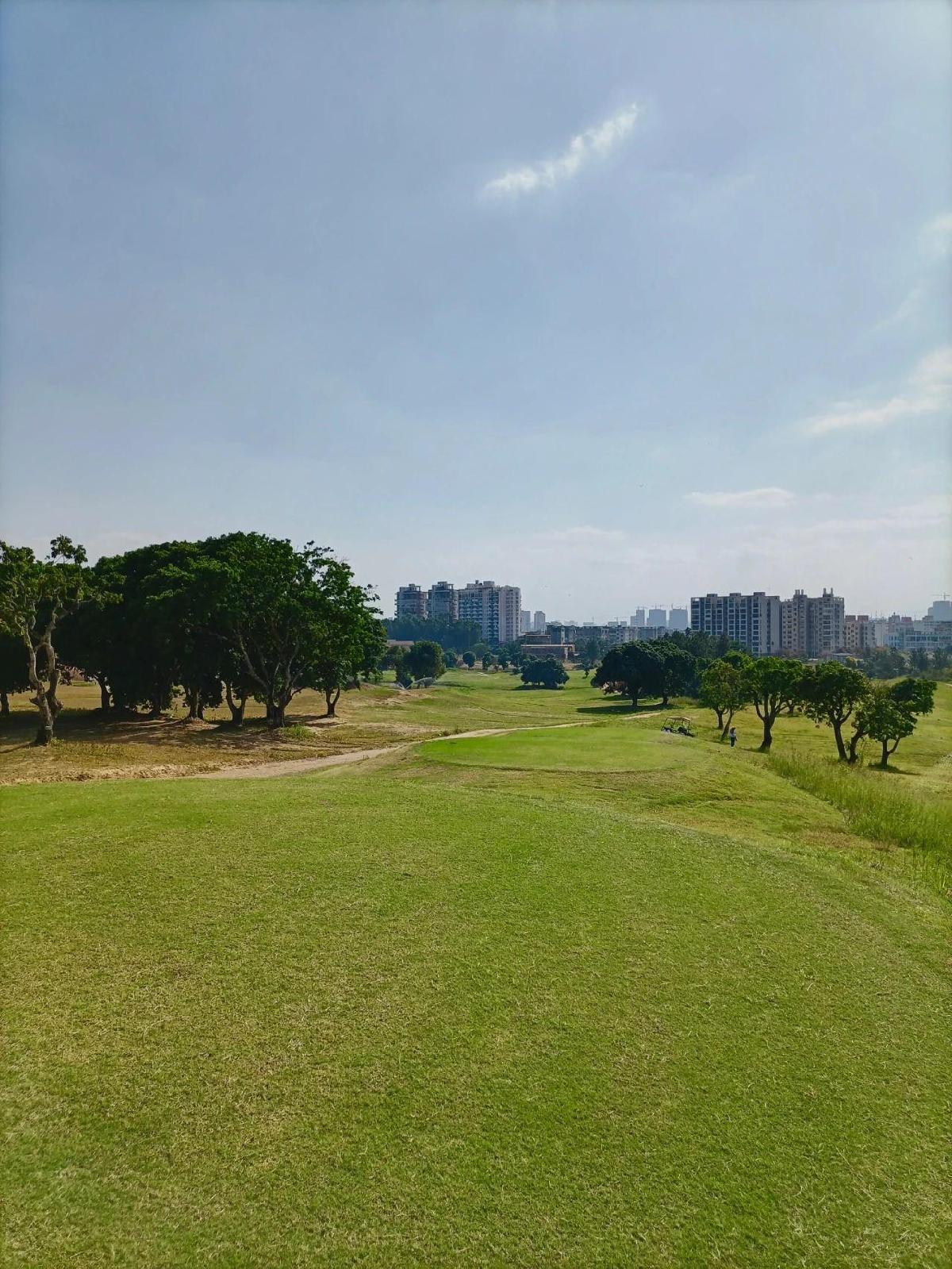 福州新东阳高尔夫球会 - 阳江保利银滩高尔夫套票-海滨高尔夫旅游1球1晚套餐