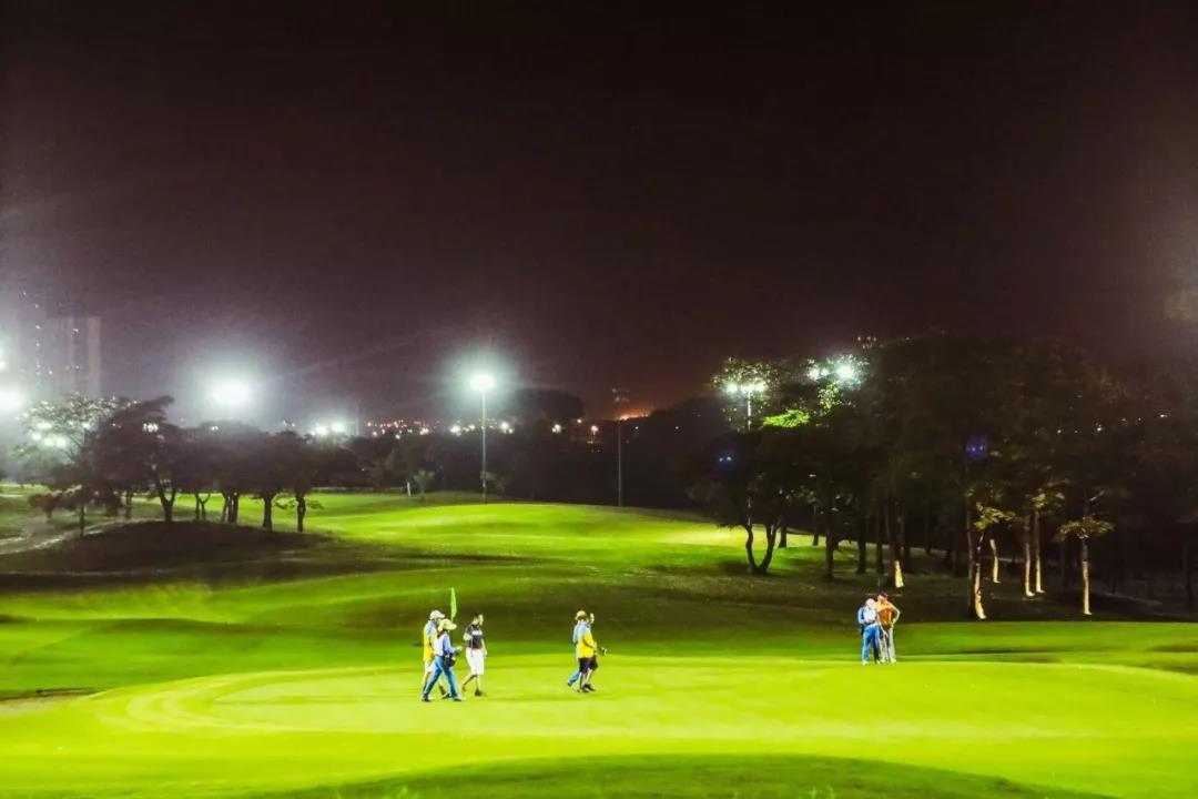 厦门东方高尔夫球会 - 阳江保利银滩高尔夫套票-海滨高尔夫旅游1球1晚套餐