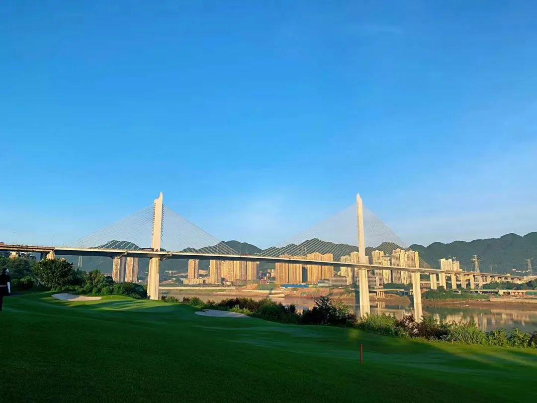 重庆佰富江景高尔夫球会 - 全国335座高尔夫球场实时预订-高球爱好者一站式订场平台