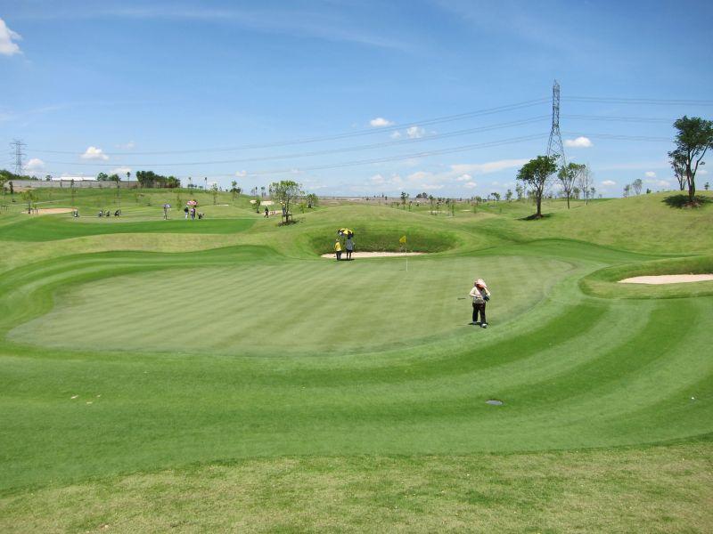 曼谷河谷高尔夫球会 - 阳江保利银滩高尔夫套票-海滨高尔夫旅游1球1晚套餐
