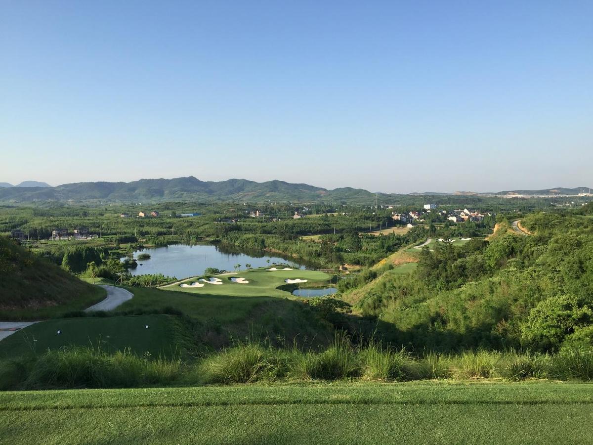 浙江莫干山/龙山湖·2球1晚 - 海口观澜湖高尔夫球场预订-海南高尔夫旅游攻略推荐