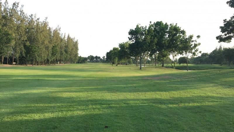 松树高尔夫球会 - 阳江保利银滩高尔夫套票-海滨高尔夫旅游1球1晚套餐
