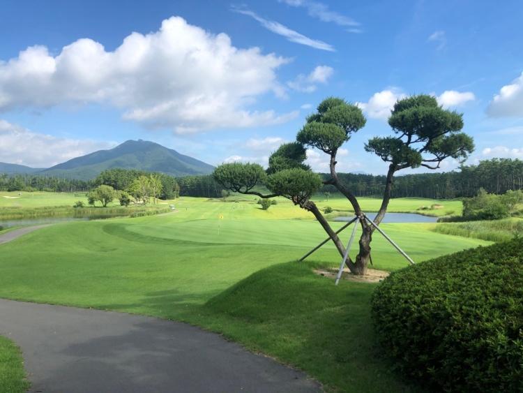 湾畔高尔夫球会 - 全国335座高尔夫球场实时预订-高球爱好者一站式订场平台